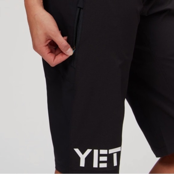 Yeti NWT Shorts Men's Athletic Enduro Racing Short Black - Picture 10 of 13